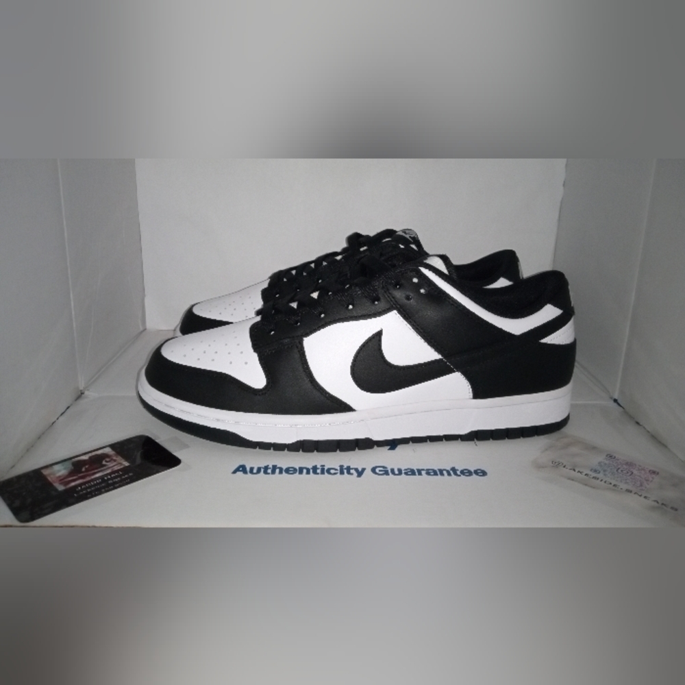 Panda Nikes
